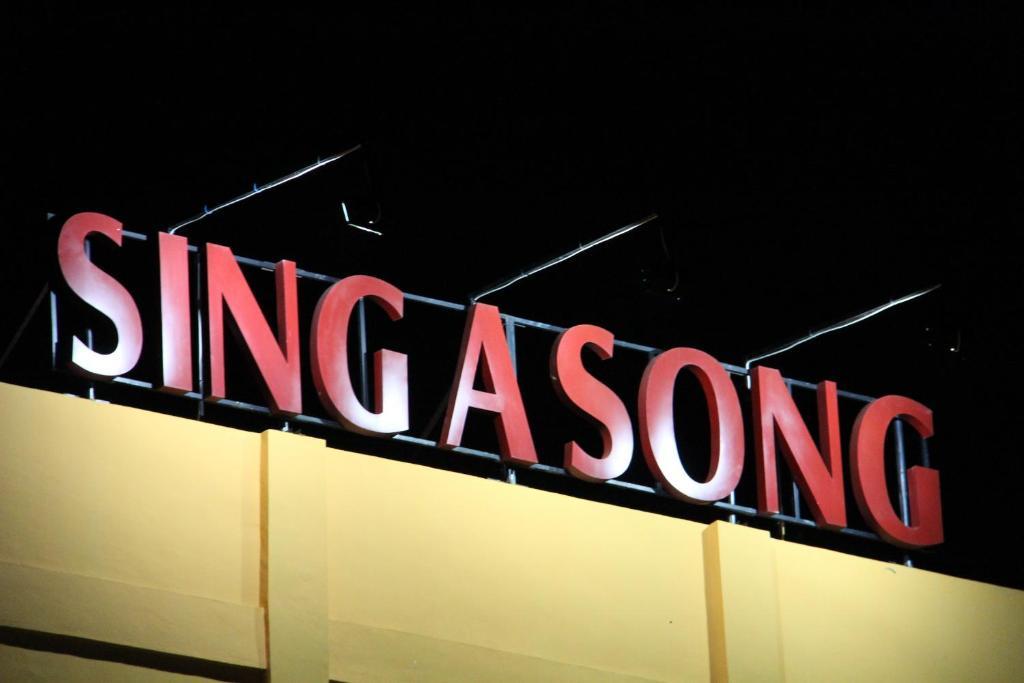 Hotel Sing A Song Pematangsiantar Zewnętrze zdjęcie